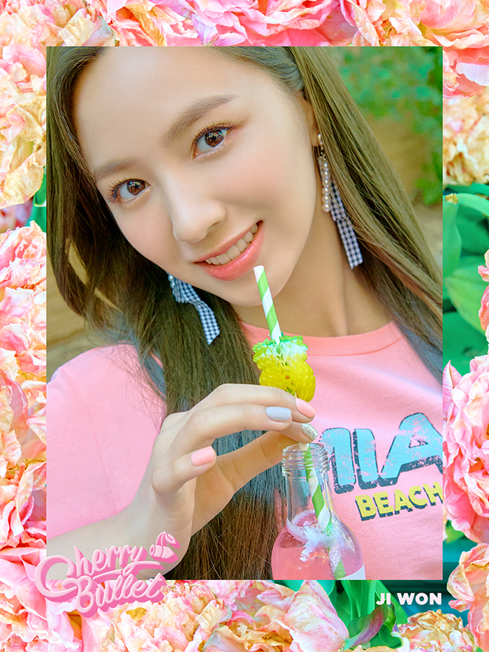 Amazon.co.jp: 2022 FNC KINGDOM Cherry Bullet 直筆サイン